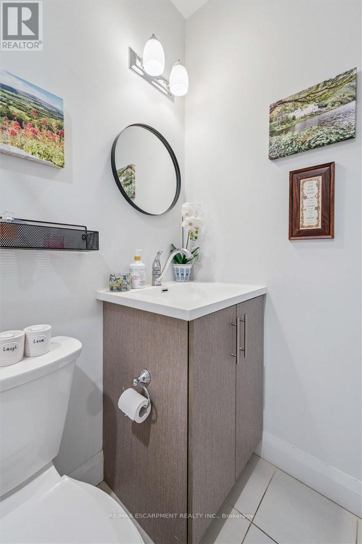 Single Family House for Sale in    REDFERN AVENUE Hamilton (Mountview) 