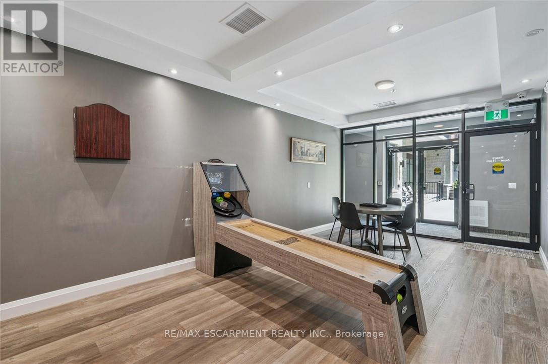 Single Family House for Sale in    REDFERN AVENUE Hamilton (Mountview) 