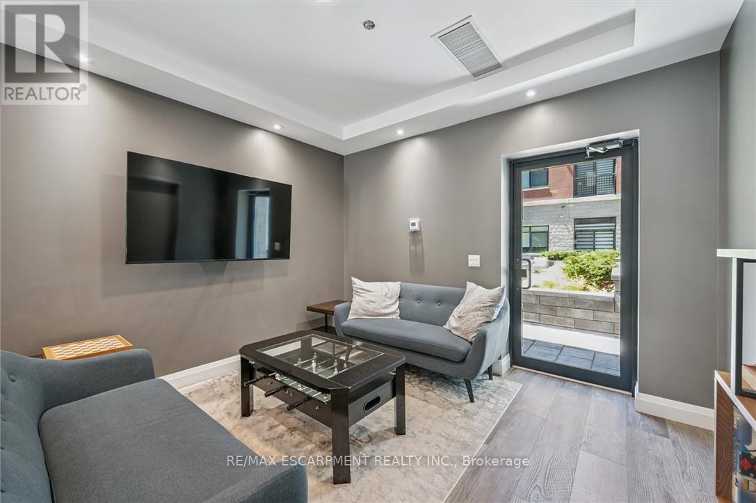 Single Family House for Sale in    REDFERN AVENUE Hamilton (Mountview) 