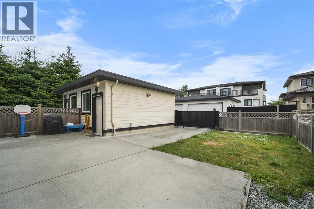 Photo 33 of 6898 Carnegie Street, Burnaby BC