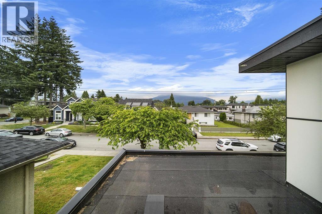 Photo 37 of 6898 Carnegie Street, Burnaby BC