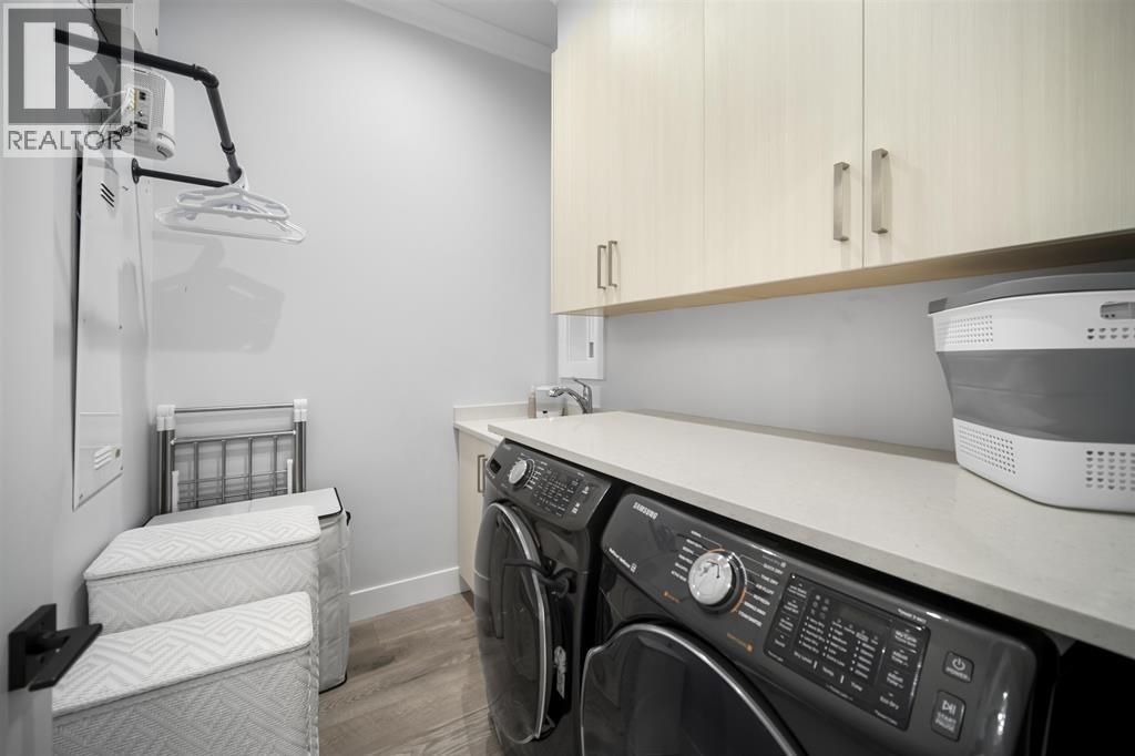 Photo 5 of 6898 Carnegie Street, Burnaby BC