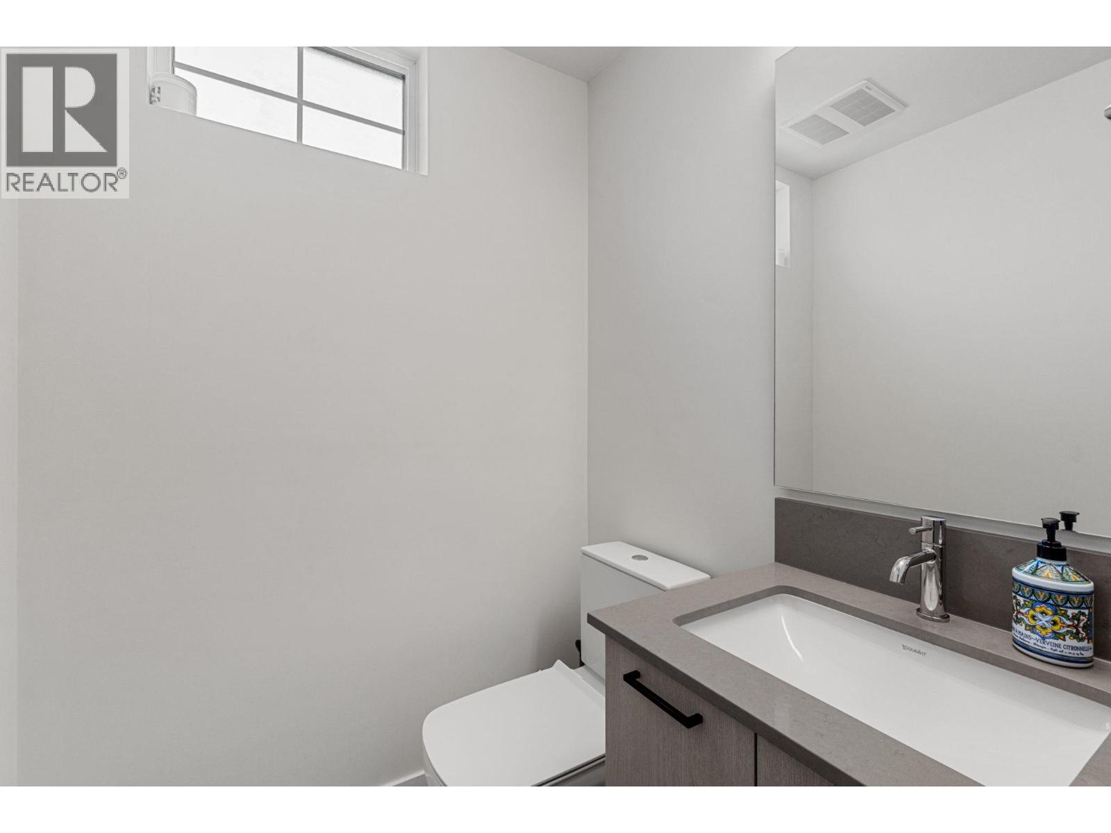 Photo 20 of 46 488 Furness Street, New Westminster BC