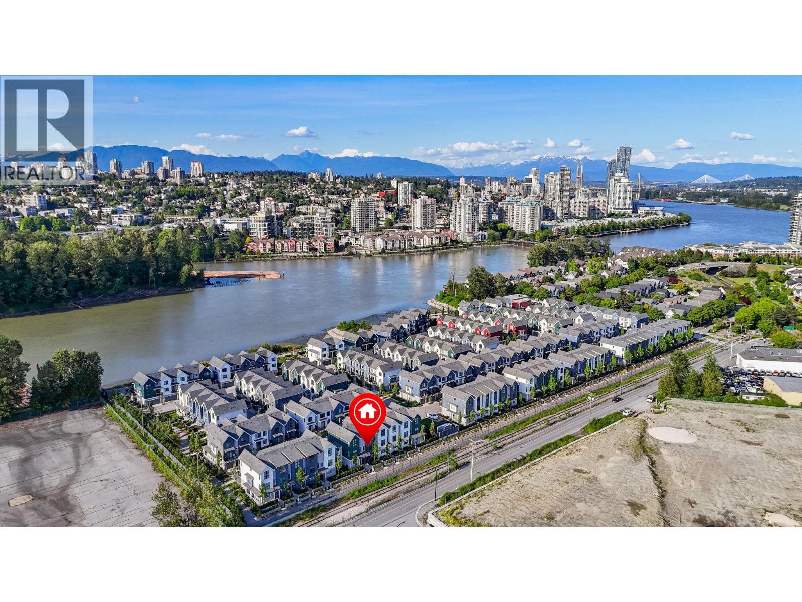 Photo 27 of 46 488 Furness Street, New Westminster BC
