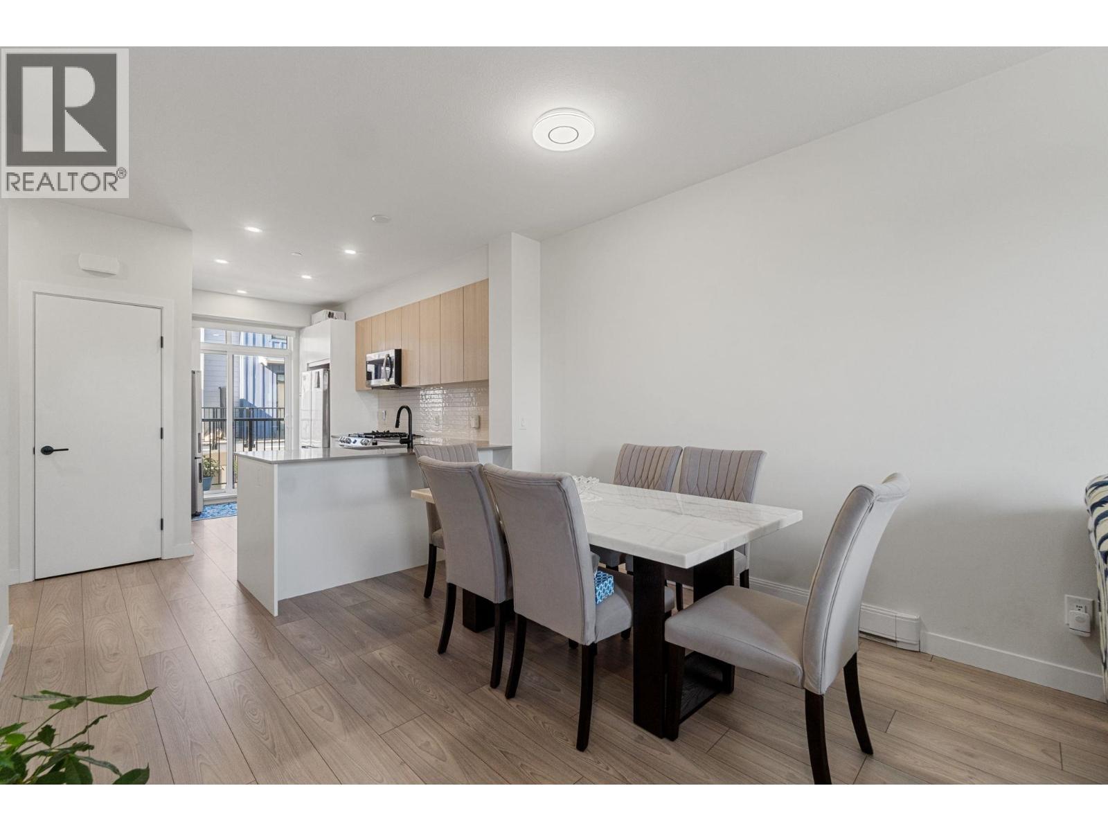 Photo 6 of 46 488 Furness Street, New Westminster BC