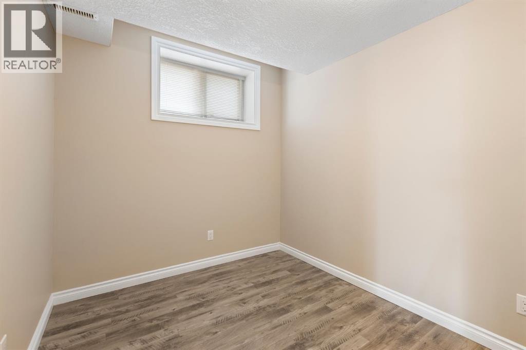 Photo 28 of 139 Sherwood Hill Nw, Calgary AB