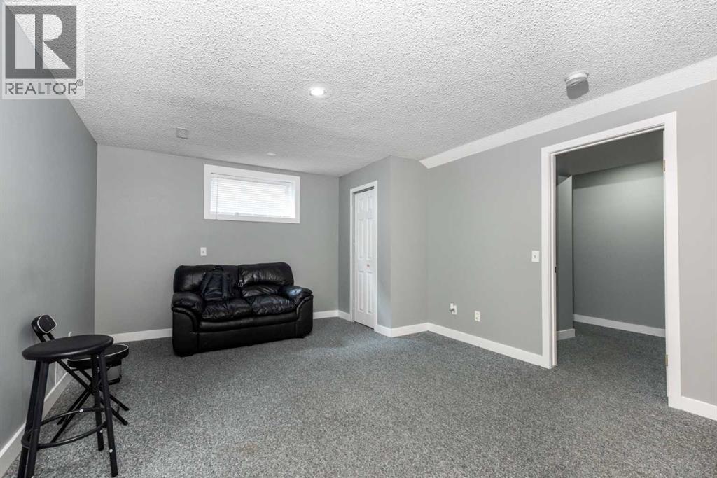 Single Family House for Sale in  Chapalina Crescent SE Chaparral Calgary 
