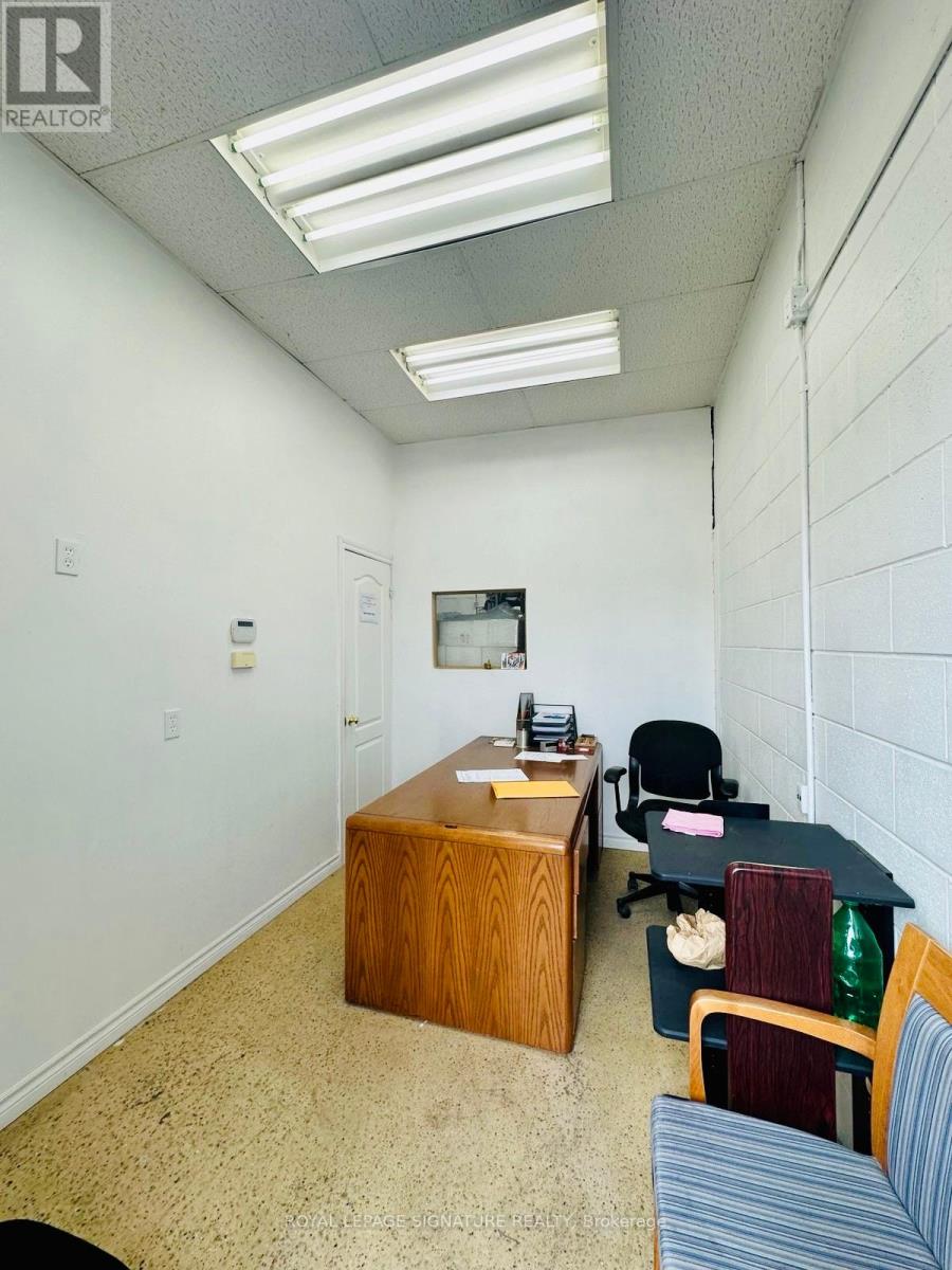 Photo 1 of 4 9 580 Steven Court, Newmarket ON