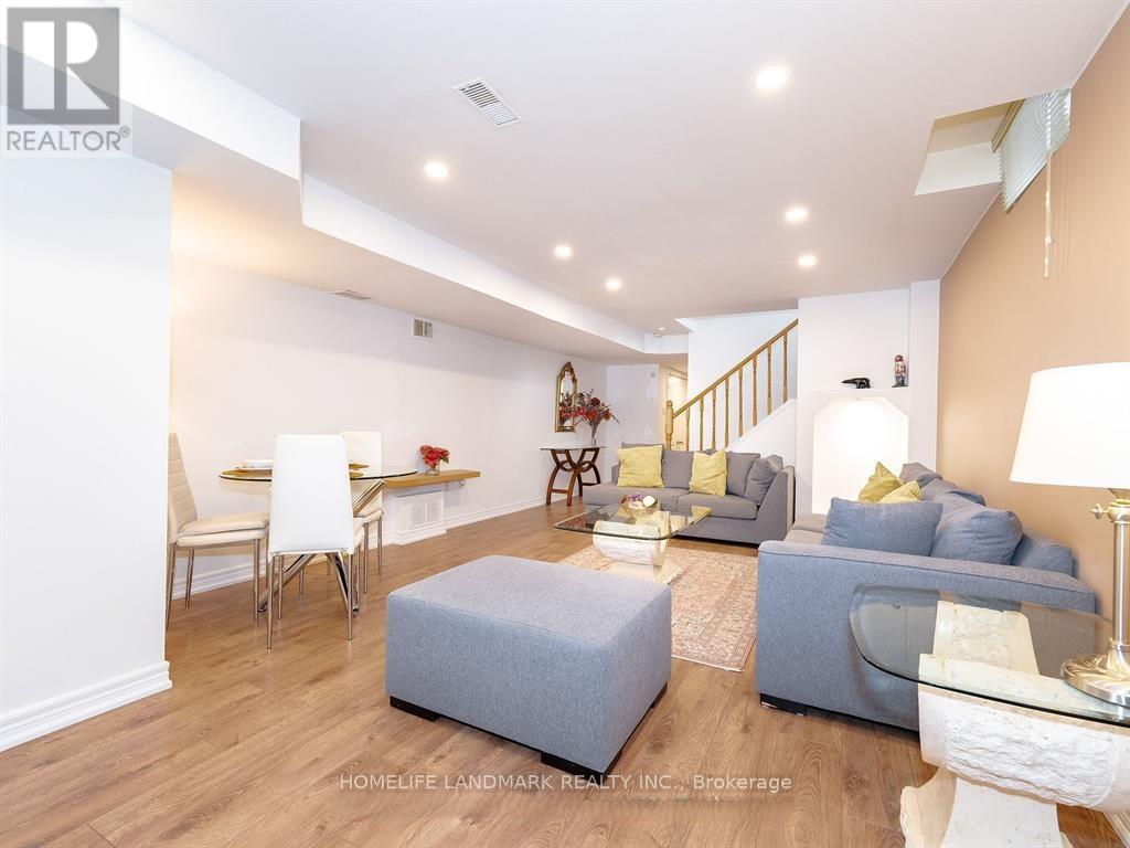 Photo 6 of Basement 59 Waterton Crescent, Richmond Hill ON