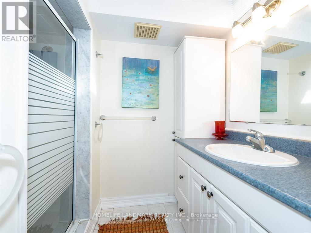 Photo 3 of Basement 59 Waterton Crescent, Richmond Hill ON
