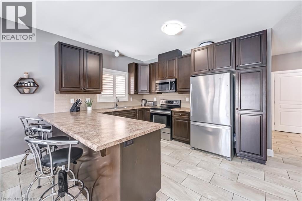 Photo 7 of 4401 Dennis Avenue, Beamsville ON
