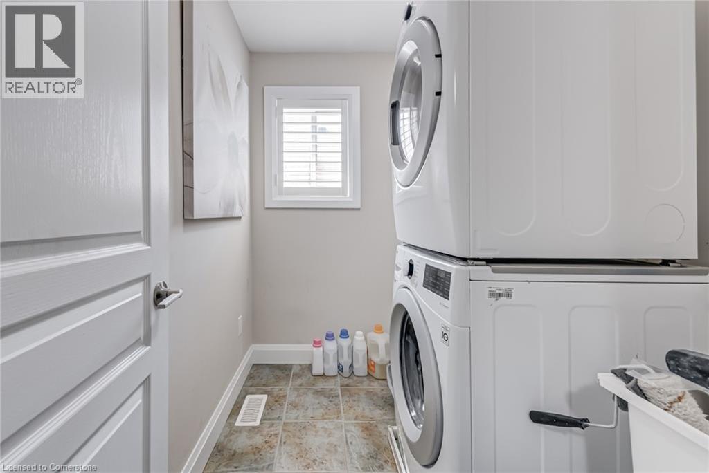 Photo 20 of 4401 Dennis Avenue, Beamsville ON