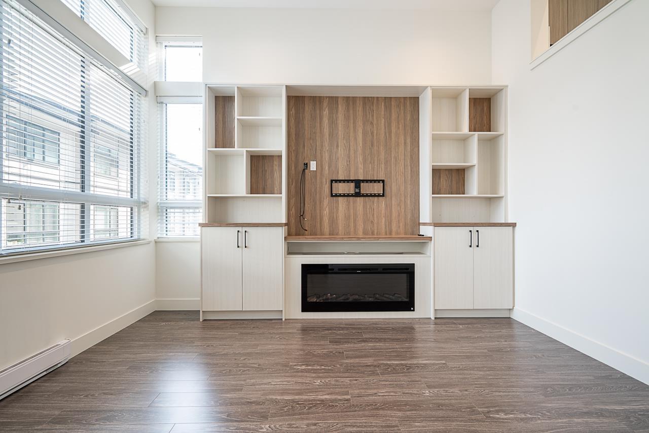Photo 5 of 12 14057 60 A Avenue, Surrey BC