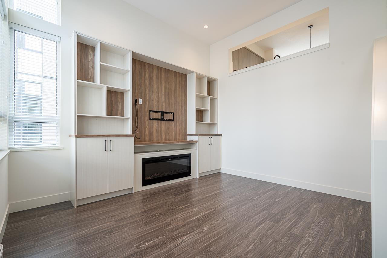 Photo 4 of 12 14057 60 A Avenue, Surrey BC
