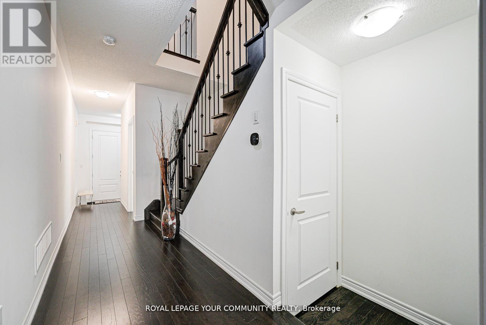 Photo 23 of 16 Angelfish Road, Brampton ON