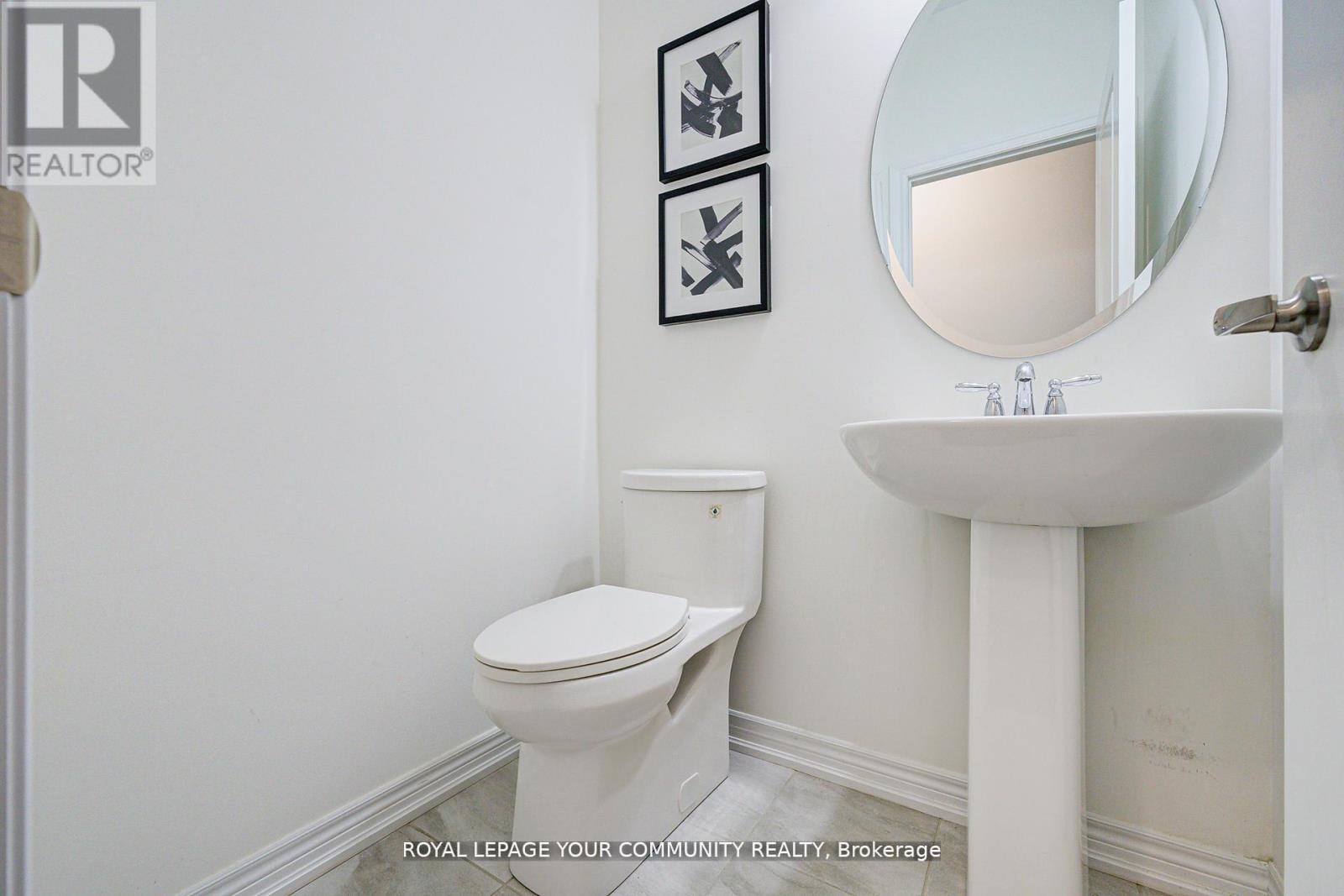 Photo 35 of 16 Angelfish Road, Brampton ON