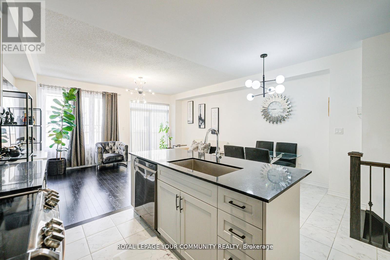 Photo 43 of 16 Angelfish Road, Brampton ON