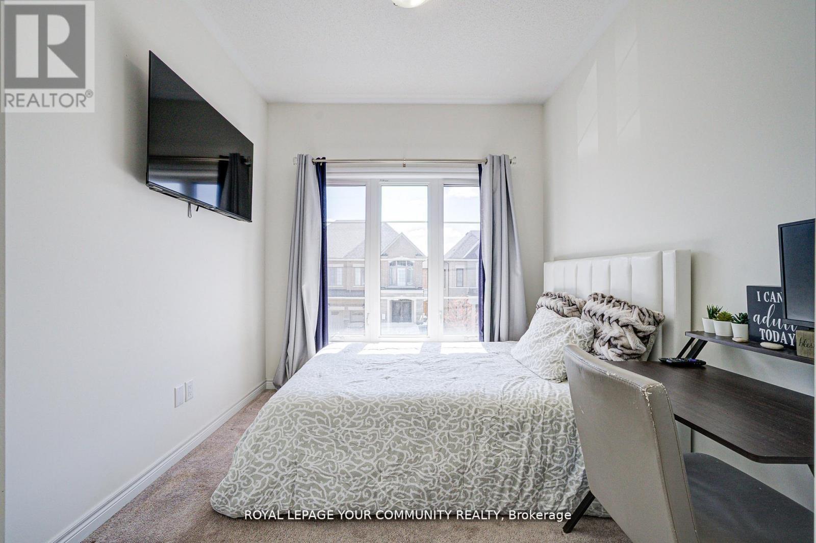 Photo 25 of 16 Angelfish Road, Brampton ON