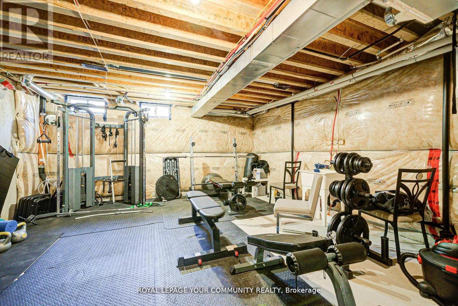 Photo 24 of 16 Angelfish Road, Brampton ON