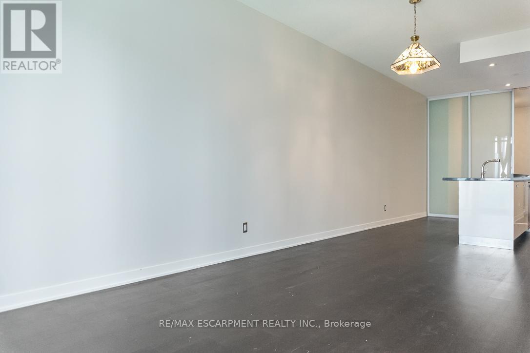 Photo 12 of 607 88 Park Lawn Road, Toronto ON