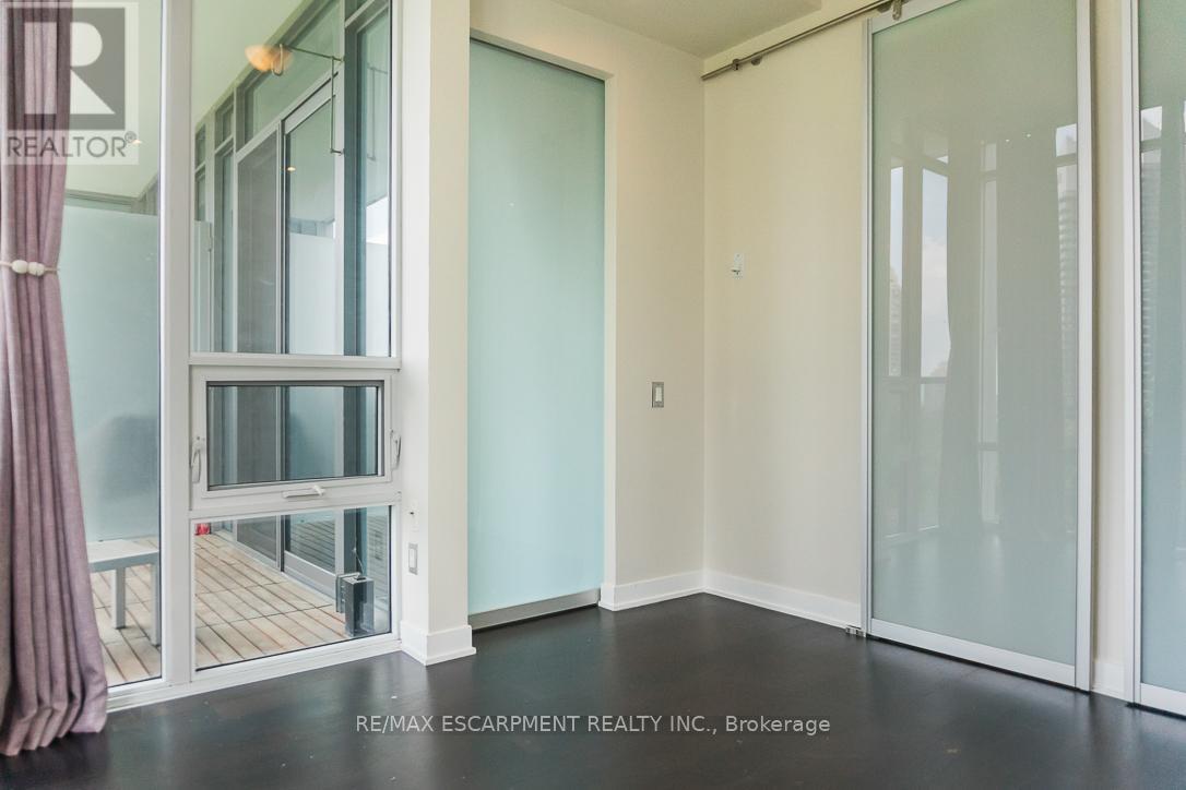 Photo 16 of 607 88 Park Lawn Road, Toronto ON