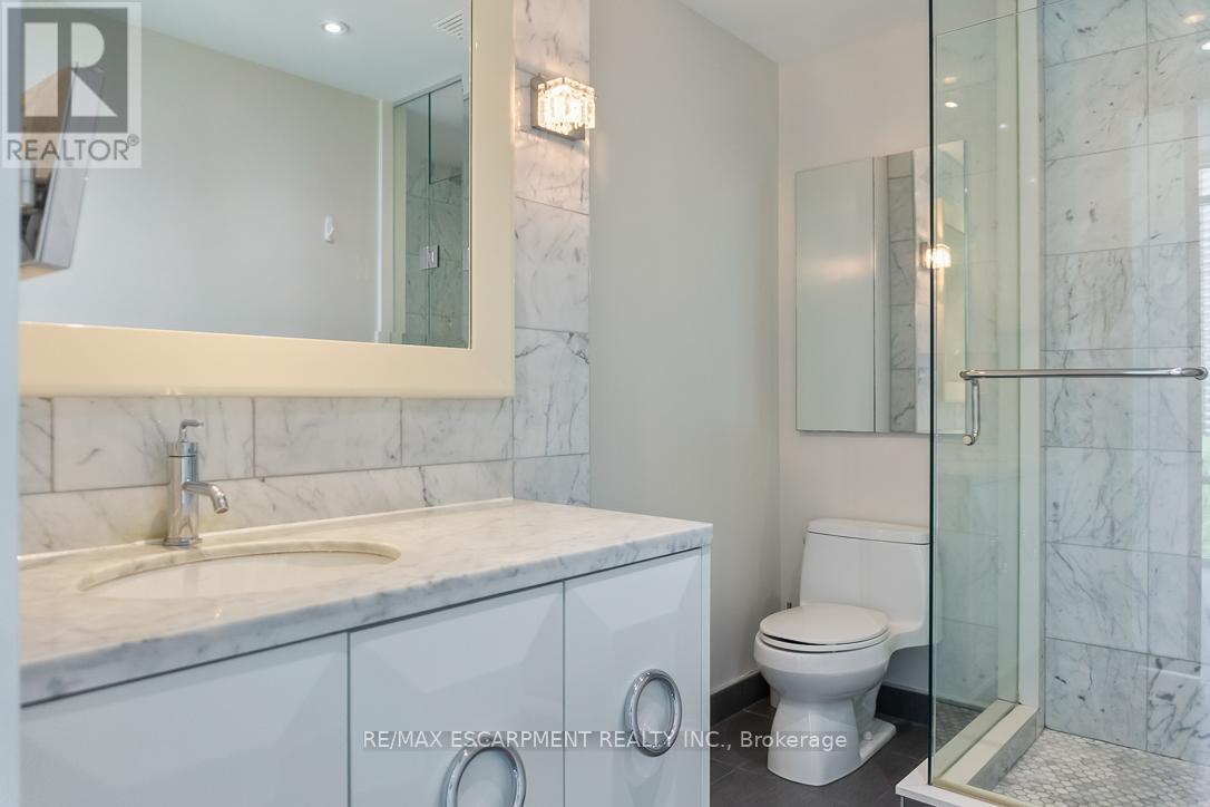 Photo 17 of 607 88 Park Lawn Road, Toronto ON