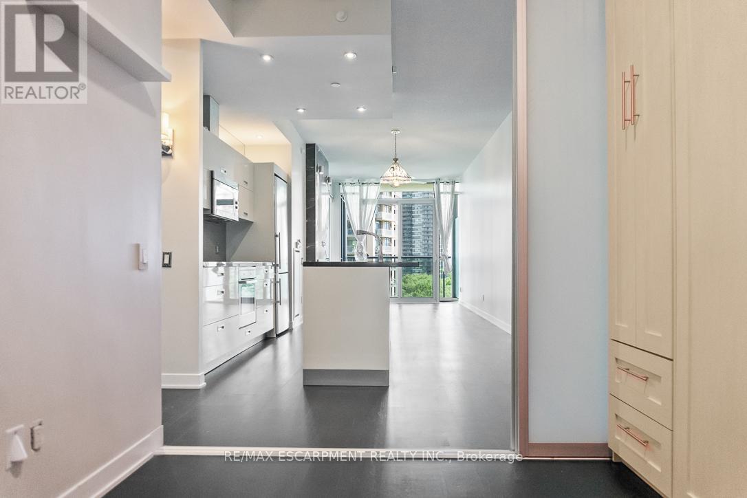 Photo 22 of 607 88 Park Lawn Road, Toronto ON