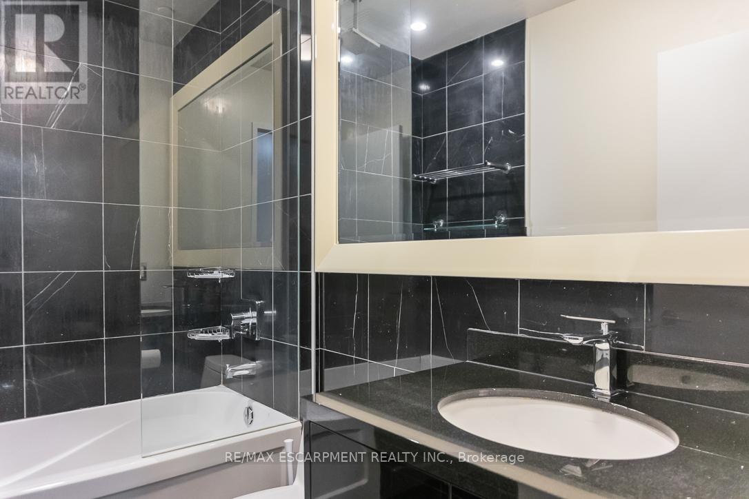 Photo 23 of 607 88 Park Lawn Road, Toronto ON