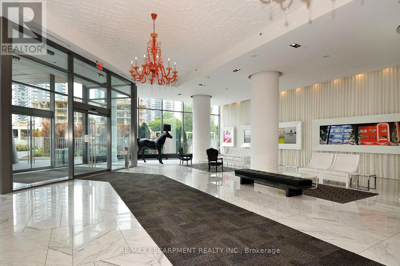 Photo 3 of 607 88 Park Lawn Road, Toronto ON