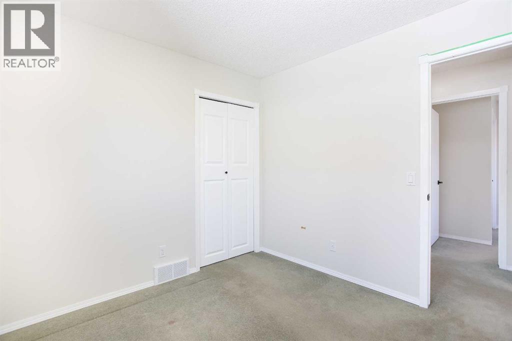 Single Family House for Sale in  Hidden Ranch Close NW Hidden Valley Calgary 