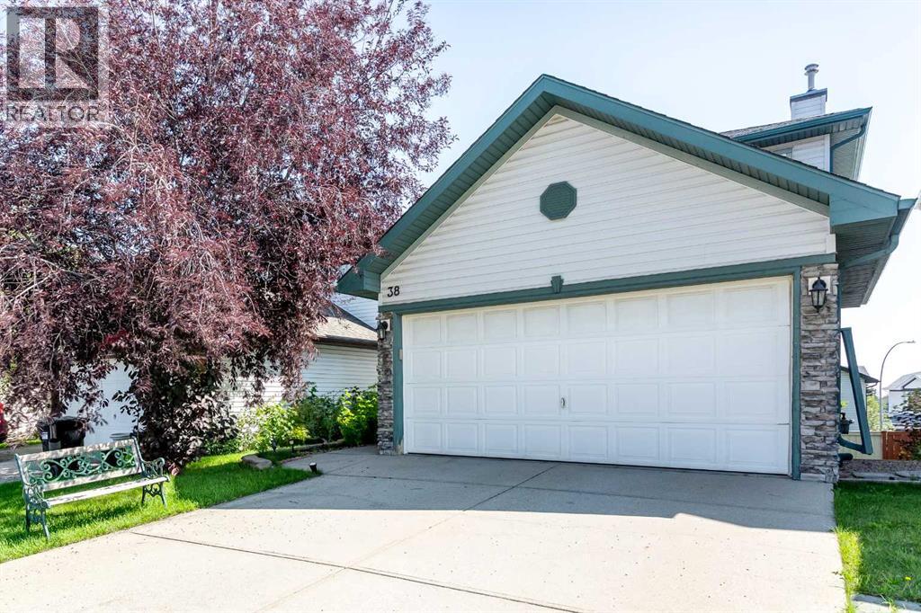 Single Family House for Sale in  Hidden Ranch Close NW Hidden Valley Calgary 