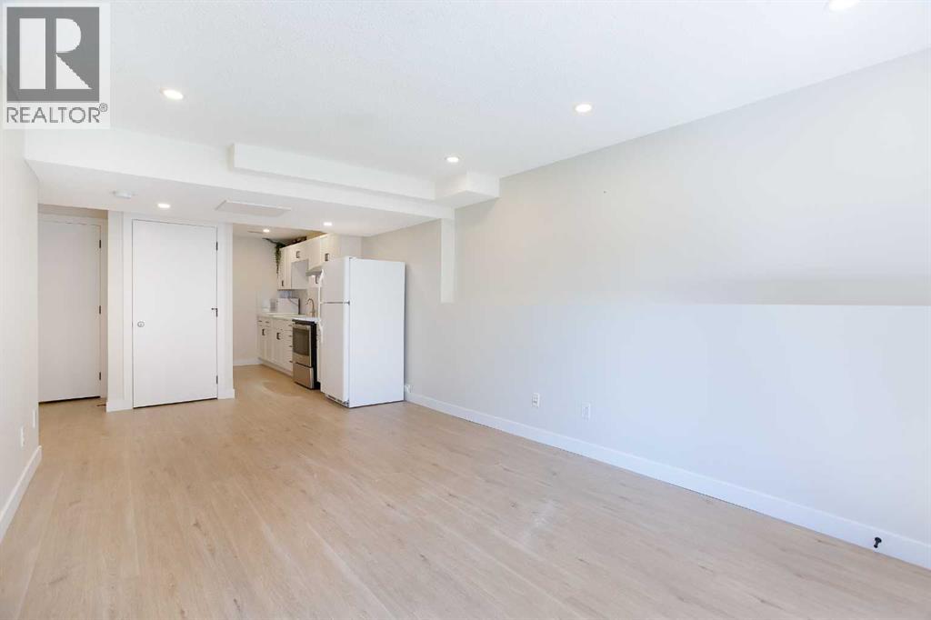 Single Family House for Sale in  Hidden Ranch Close NW Hidden Valley Calgary 