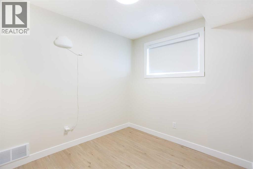 Single Family House for Sale in  Hidden Ranch Close NW Hidden Valley Calgary 