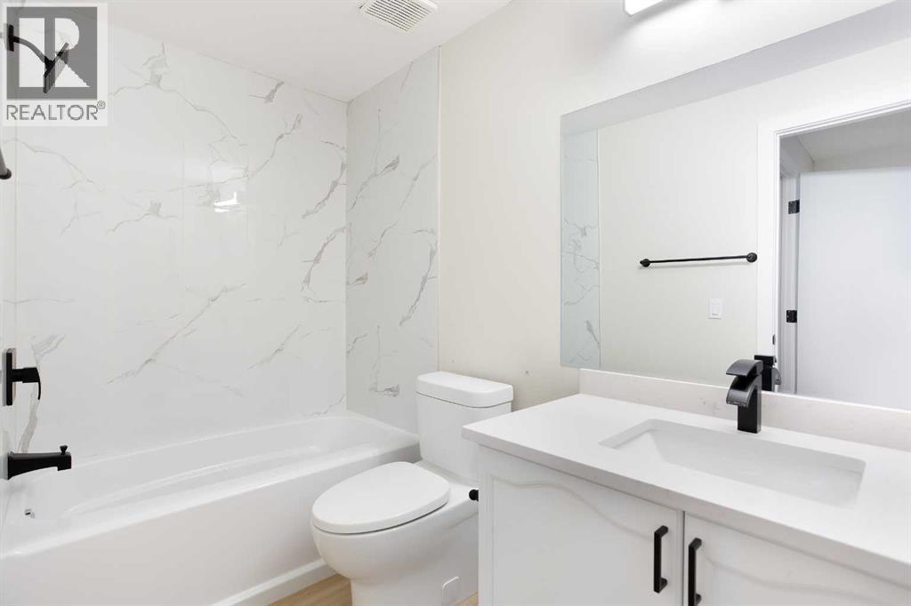 Single Family House for Sale in  Hidden Ranch Close NW Hidden Valley Calgary 