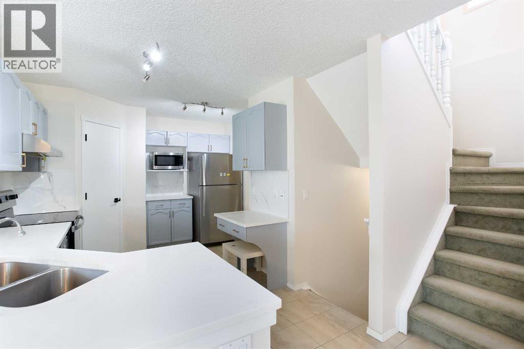 Single Family House for Sale in  Hidden Ranch Close NW Hidden Valley Calgary 
