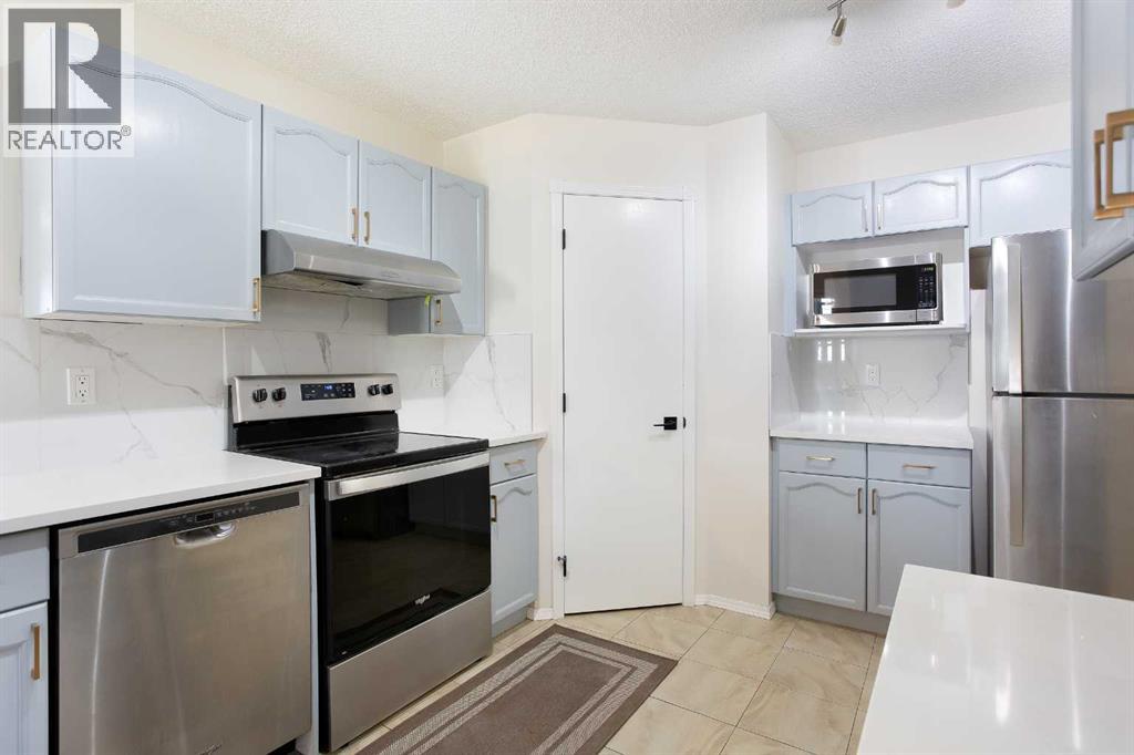 Single Family House for Sale in  Hidden Ranch Close NW Hidden Valley Calgary 