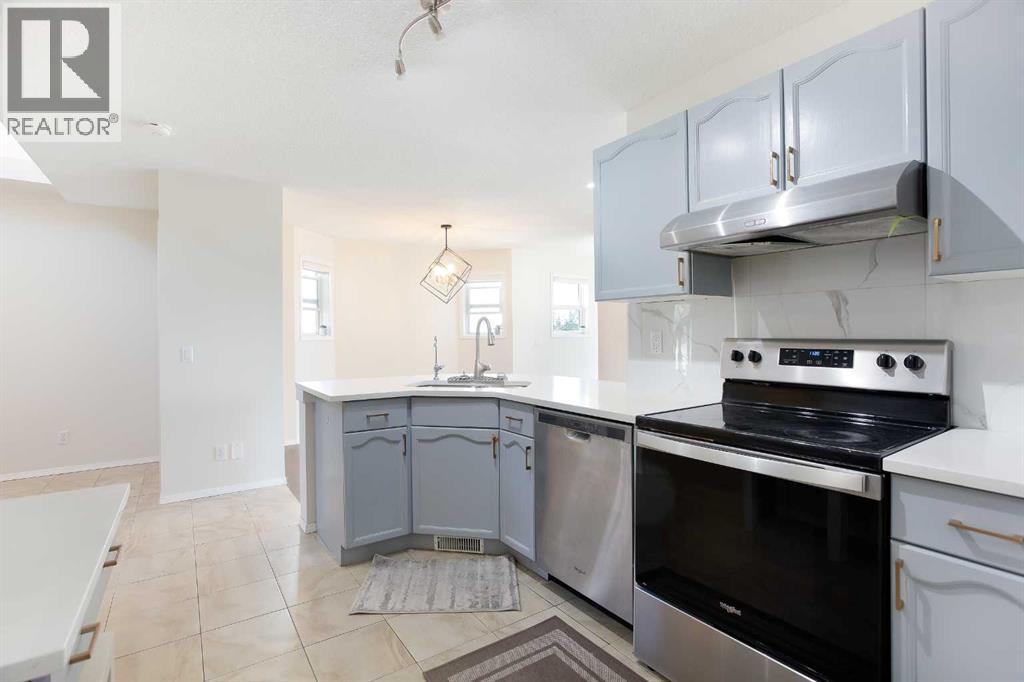 Single Family House for Sale in  Hidden Ranch Close NW Hidden Valley Calgary 