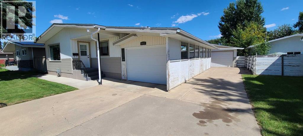 Photo 27 of 5613 55 Street, Taber AB