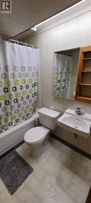 Photo 5 of 5613 55 Street, Taber AB