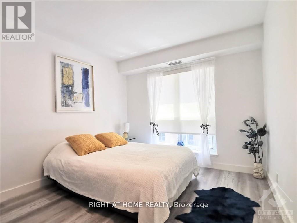 Photo 3 of 709 242 Rideau Street, Ottawa ON