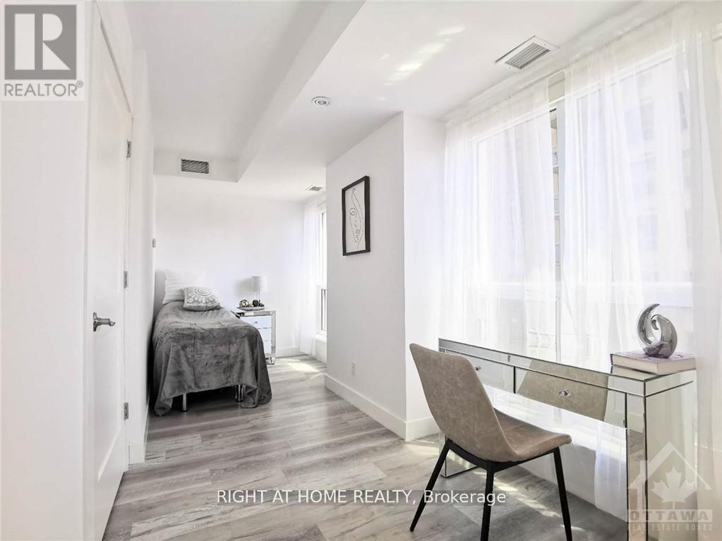 Photo 7 of 709 242 Rideau Street, Ottawa ON
