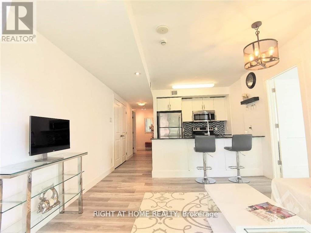 Photo 13 of 709 242 Rideau Street, Ottawa ON