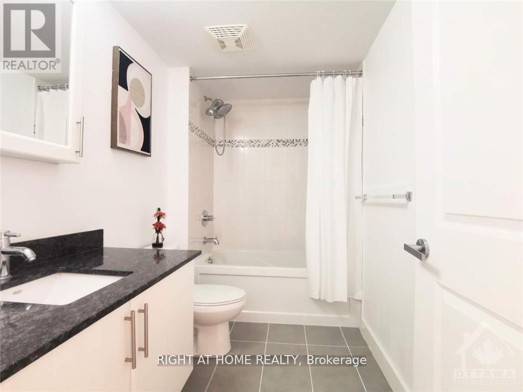 Photo 6 of 709 242 Rideau Street, Ottawa ON