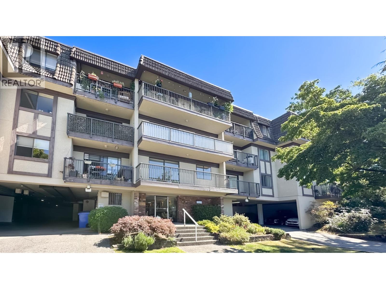 Photo 2 of 306 252 W 2nd Street, North Vancouver BC