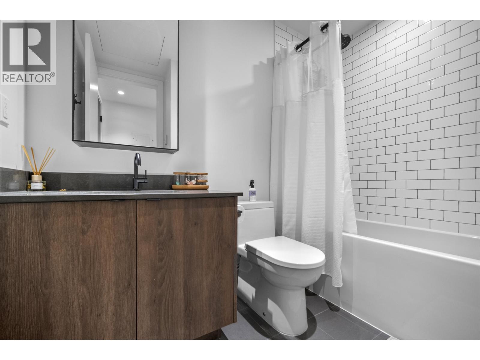 Photo 11 of 411 83 Moody Street, Port Moody BC
