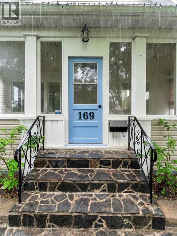 Photo 1 of 169 5 Street Se, Medicine Hat AB