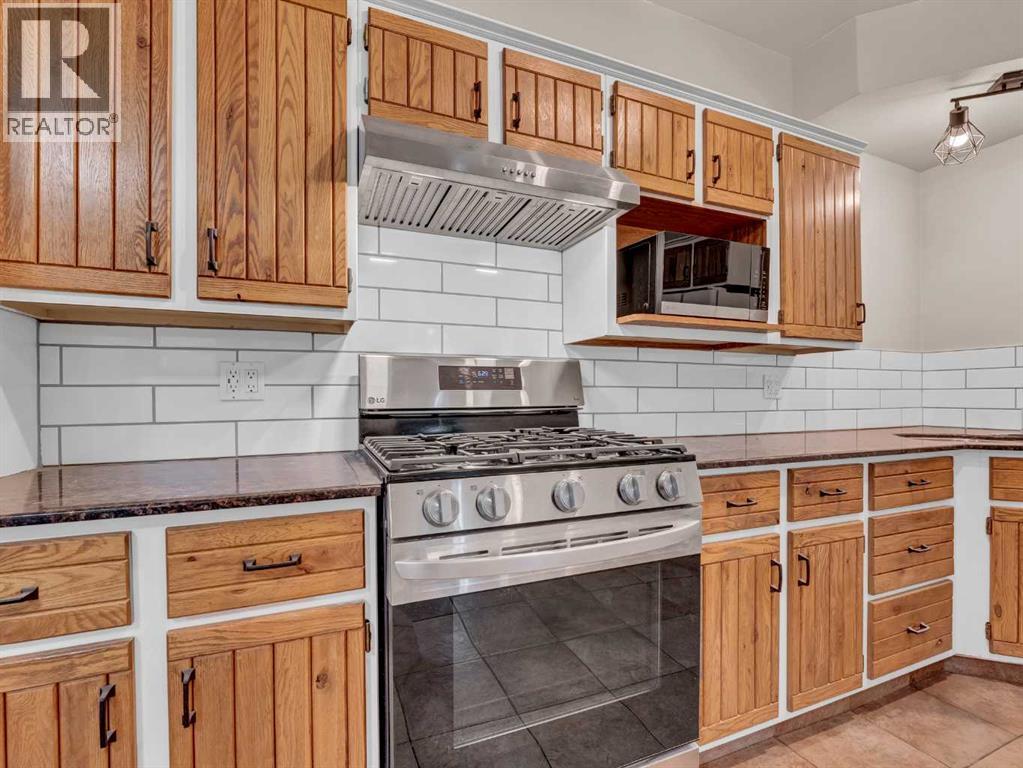 Photo 9 of 169 5 Street Se, Medicine Hat AB