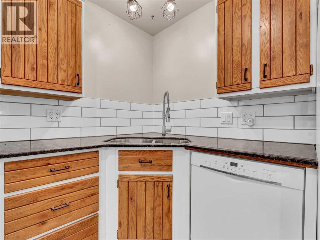 Photo 10 of 169 5 Street Se, Medicine Hat AB