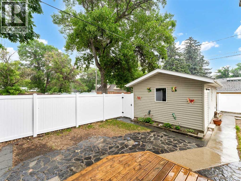 Photo 40 of 169 5 Street Se, Medicine Hat AB