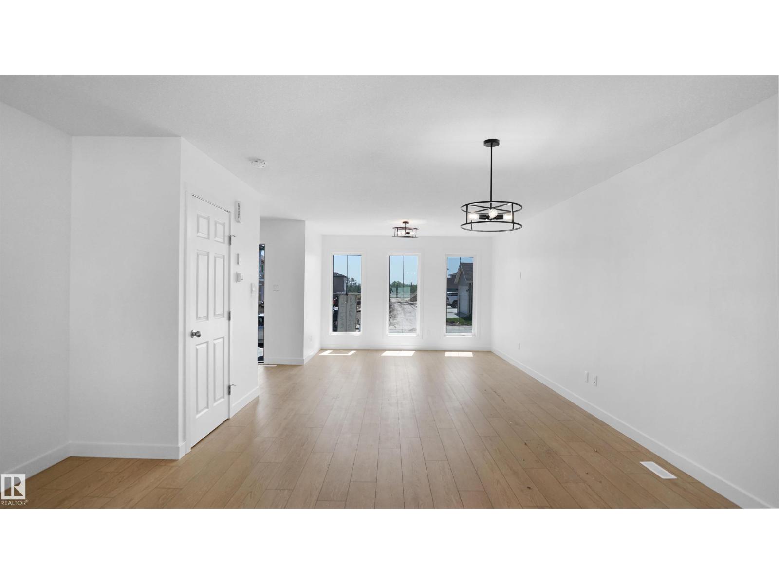 Photo 4 of 17518 5 A St Ne, Edmonton AB